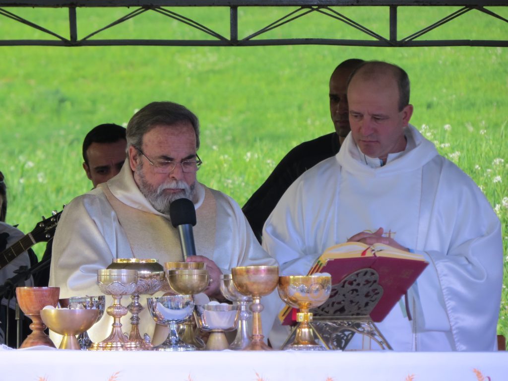 Missa realizada na inauguração do Divino Pai Eterno. Pe João Maria e Eliseu